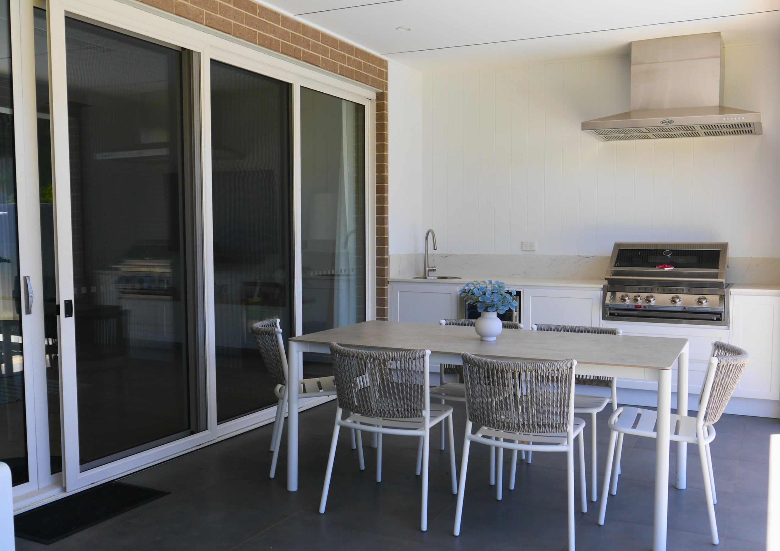 Outdoor kitchen and lounge living space Adelaide
