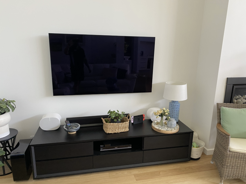 Entertainment Unit Detail